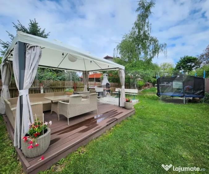 Casă cu 12 camere cu Teren 1372 Mp în Platou