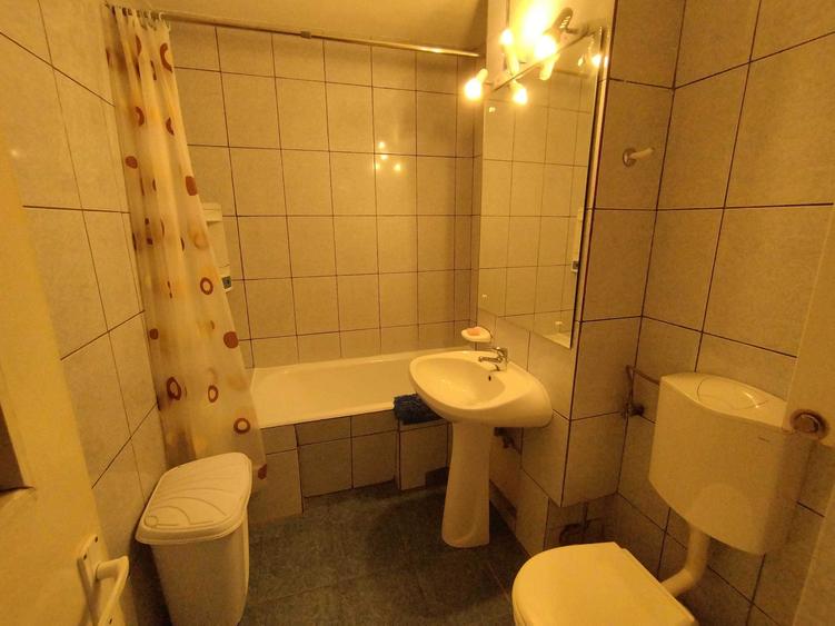Apartament cu 3 camere decomandat în Ștrand