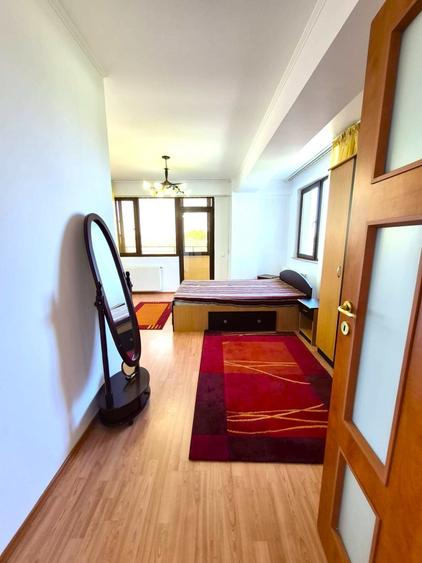 Apartament cu 5 camere, mobilat în Domenii