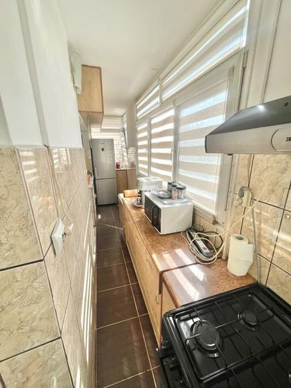 Apartament cu 3 camere decomandat în Complex Studențesc