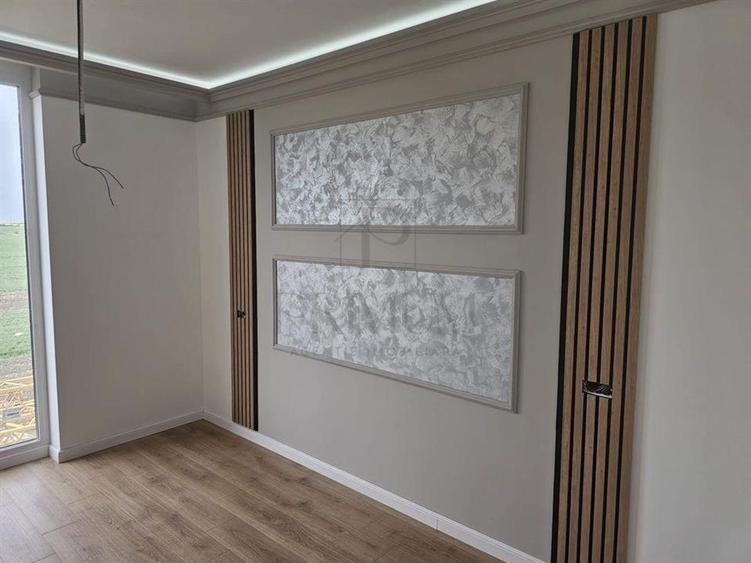 Apartament cu 3 camere semidecomandat în Torontalului
