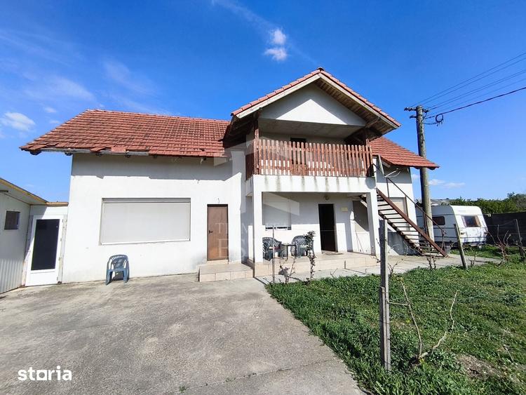 Casă cu 4 camere cu Teren 14340 Mp în Jebel