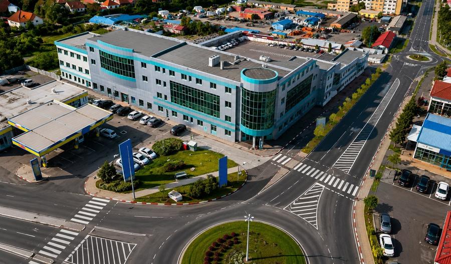 Birou, de 5,200 mp, în Turnișor