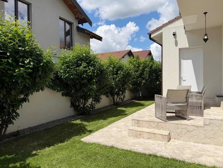Casă cu 5 camere cu Teren 80 Mp în Central