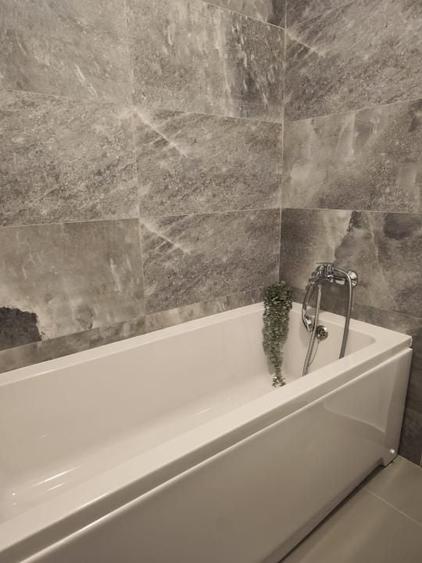 Apartament cu 3 camere decomandat, mobilat în Calea Călărașilor