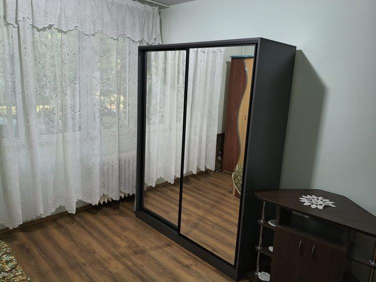 Apartament cu 2 camere semidecomandat în Berceni