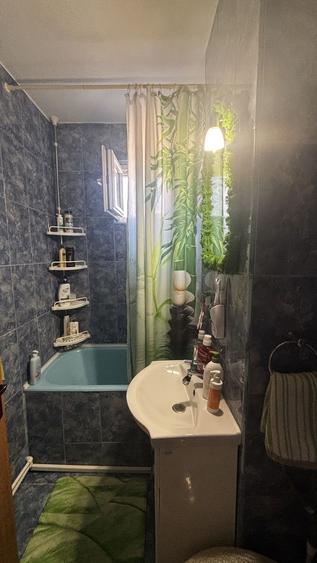 Apartament cu 2 camere semidecomandat, mobilat în Cetate