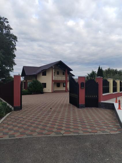 Casă cu 4 camere în Central