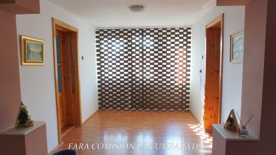 Casă individuală cu 6 camere cu Garaj în Păușești-Măglași