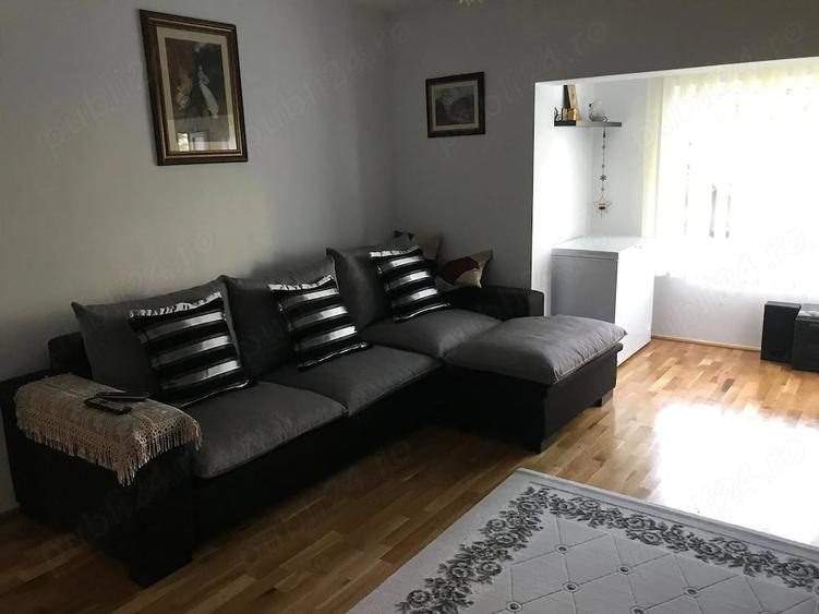 Apartament cu 3 camere decomandat în Aradului