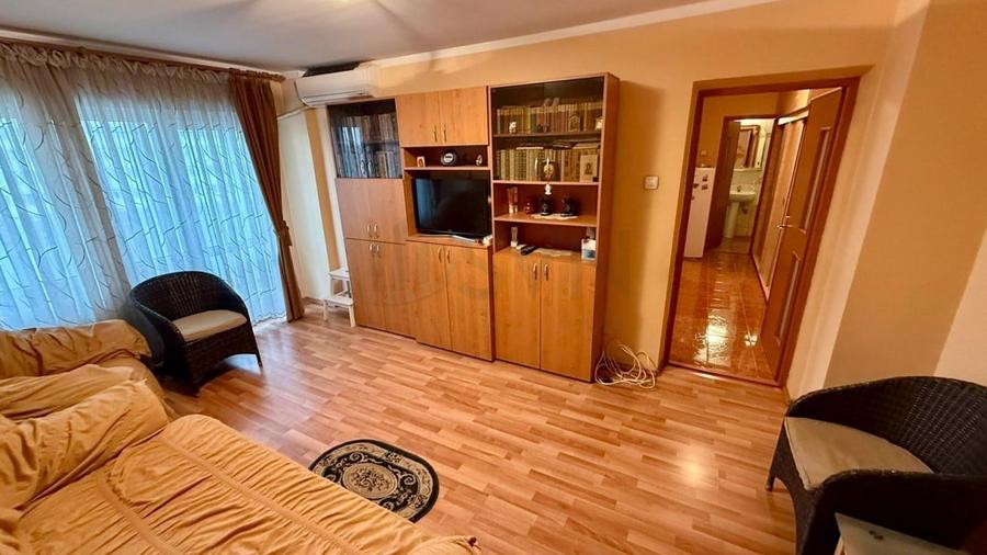 Apartament cu 3 camere decomandat, mobilat în Bucur Obor