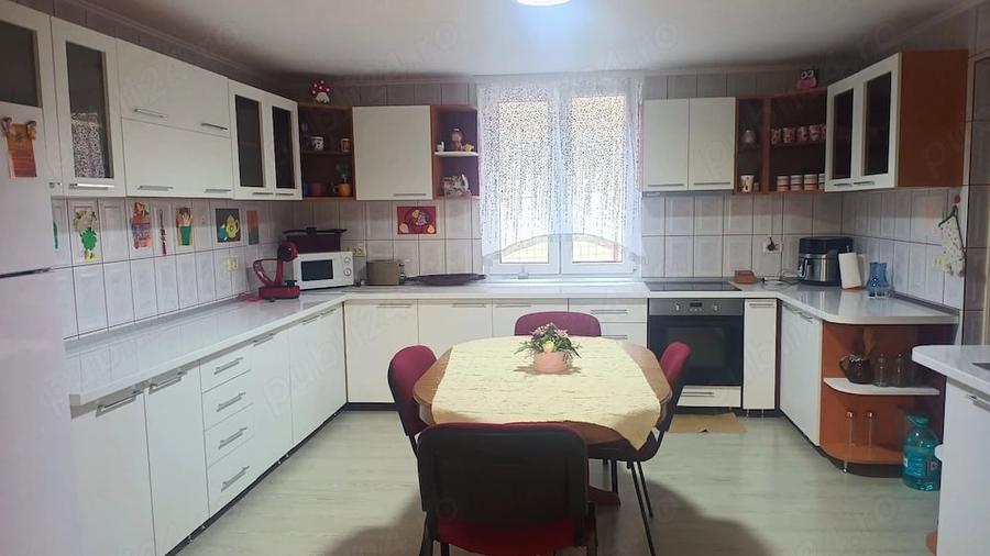 Casă cu Teren 1000 Mp în Gavojdia