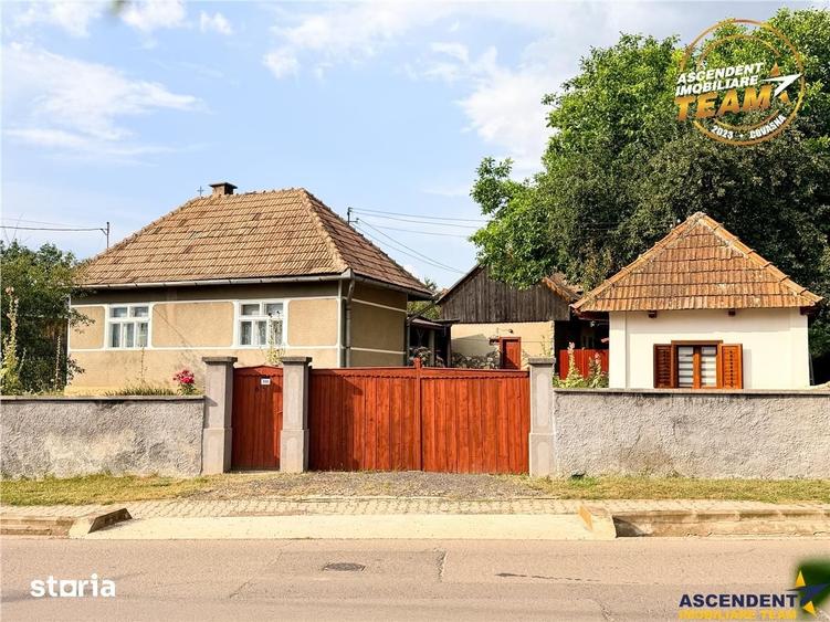 Casă cu 4 camere cu Teren 1315 Mp în Cernat