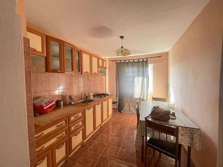 Apartament cu 2 camere decomandat, mobilat în Plenița