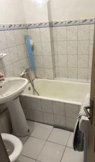 Apartament cu 3 camere decomandat, mobilat în Nerva Traian