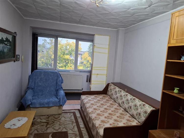 Apartament cu 2 camere semidecomandat în Hipodrom