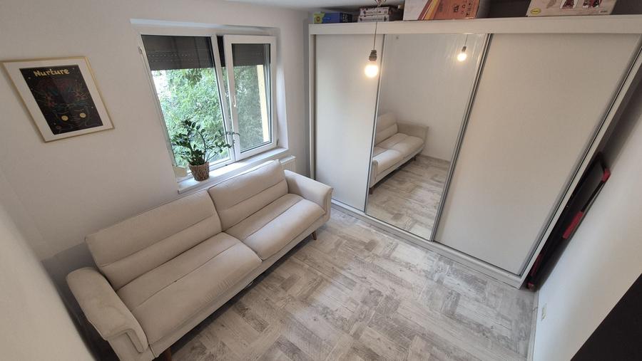 Apartament cu 3 camere decomandat în Teiul Doamnei