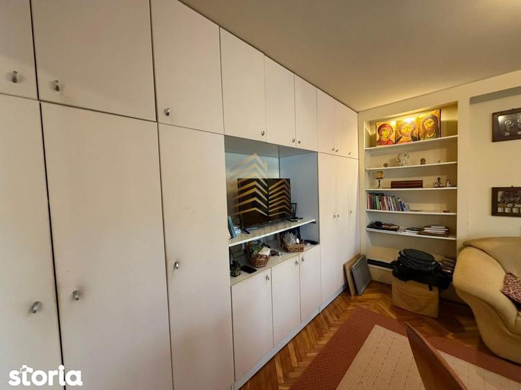 Apartament cu 4 camere decomandat în Decebal