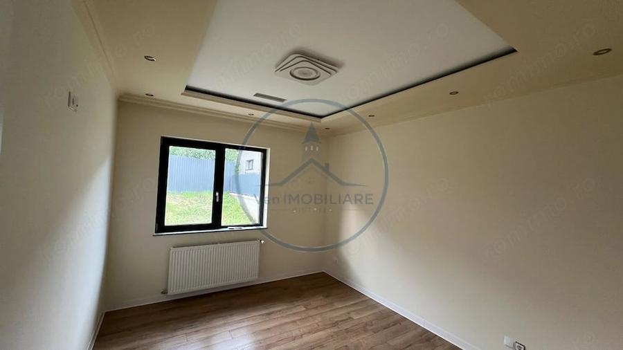 Casă cu 5 camere cu Teren 1000 Mp în Central