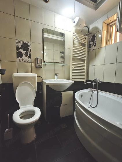 Apartament cu 2 camere semidecomandat în Craiovei