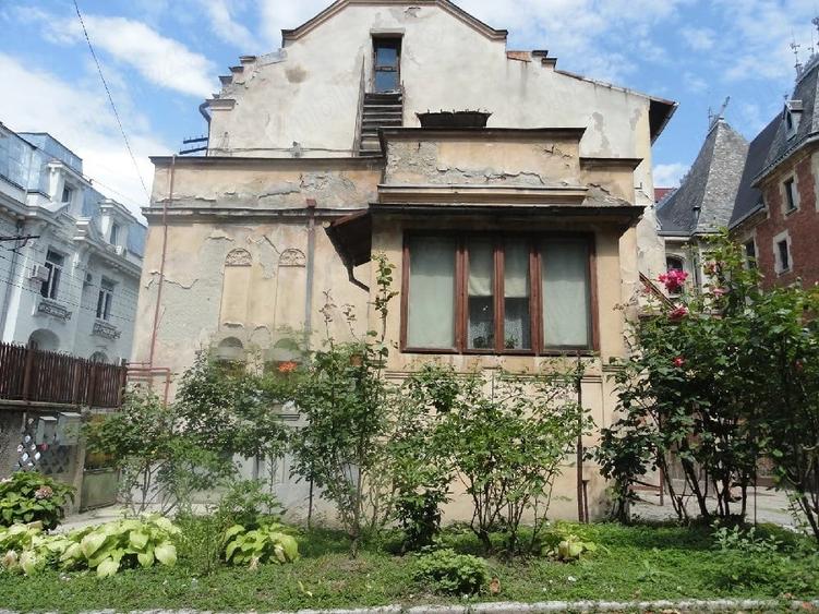 Casă cu 3 camere cu Teren 311 Mp în Cișmigiu