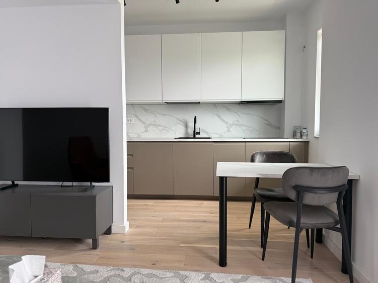 Apartament cu 2 camere decomandat, mobilat în Voluntari