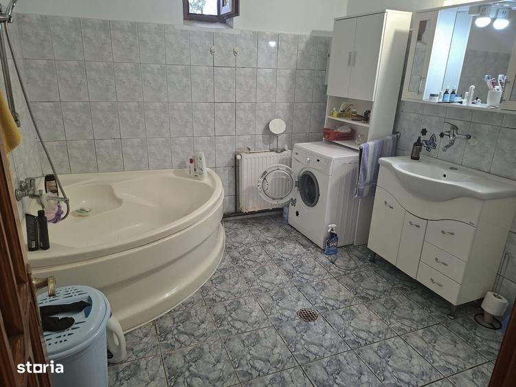 Casă cu 4 camere în Bucov