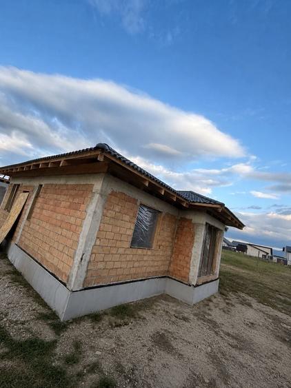 Casă cu 3 camere în Sânpetru