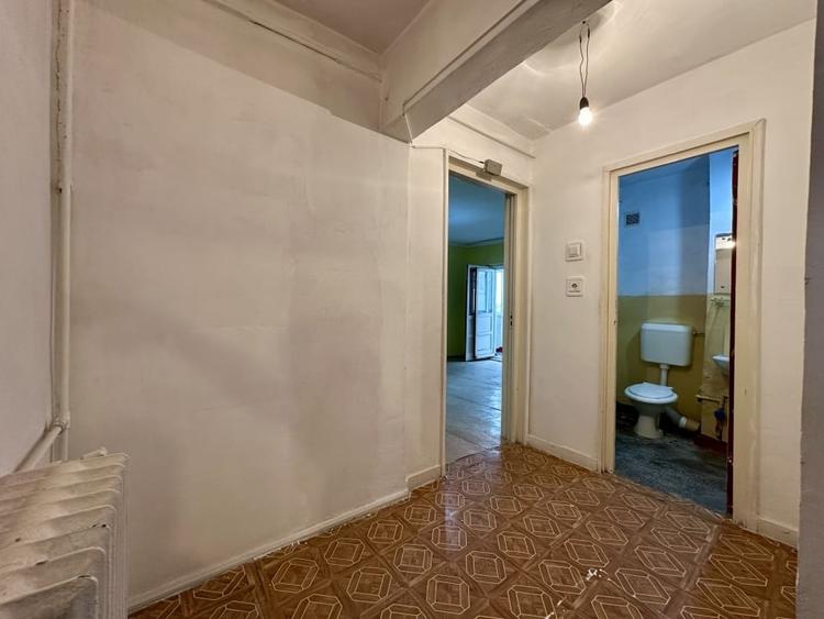 Garsonieră decomandată în Gorjului