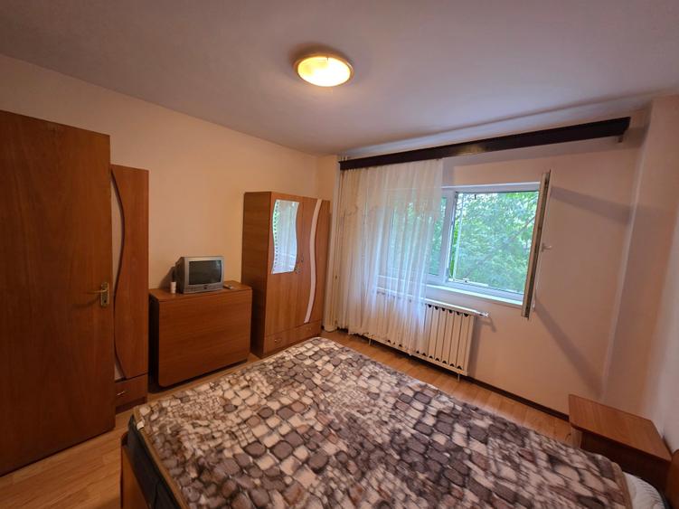 Apartament cu 2 camere decomandat în Lacul Tei
