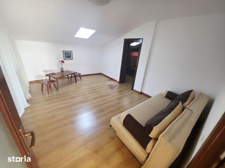 Casă cu 5 camere cu Teren 1779 Mp în Dumbrava