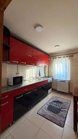Apartament cu 2 camere semidecomandat în 1 Mai