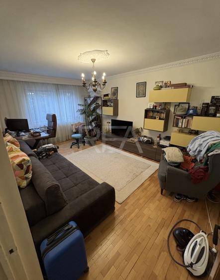 Apartament cu 3 camere decomandat, mobilat în Gorjului