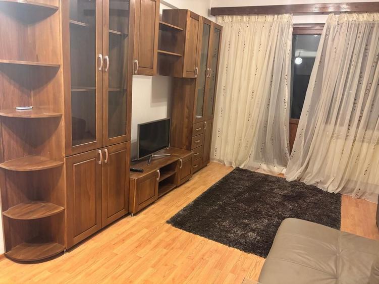 Apartament cu 2 camere decomandat, mobilat în Central