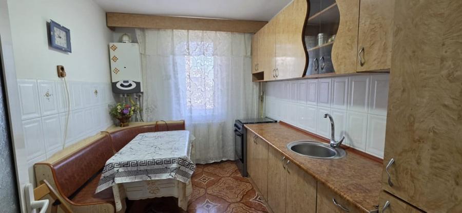 Apartament cu 2 camere semidecomandat în Păcii