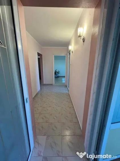 Apartament cu 3 camere decomandat în Tomis Nord