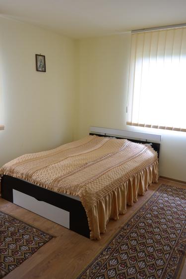 Casă individuală cu 5 camere cu Teren 335 Mp în Central