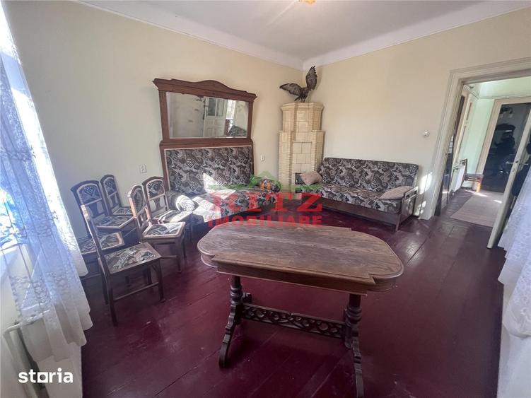 Casă cu 5 camere cu Teren 1623 Mp în Central