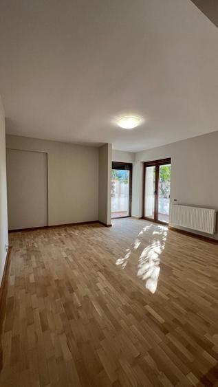 Apartament cu 4 camere decomandat, mobilat în Sisești