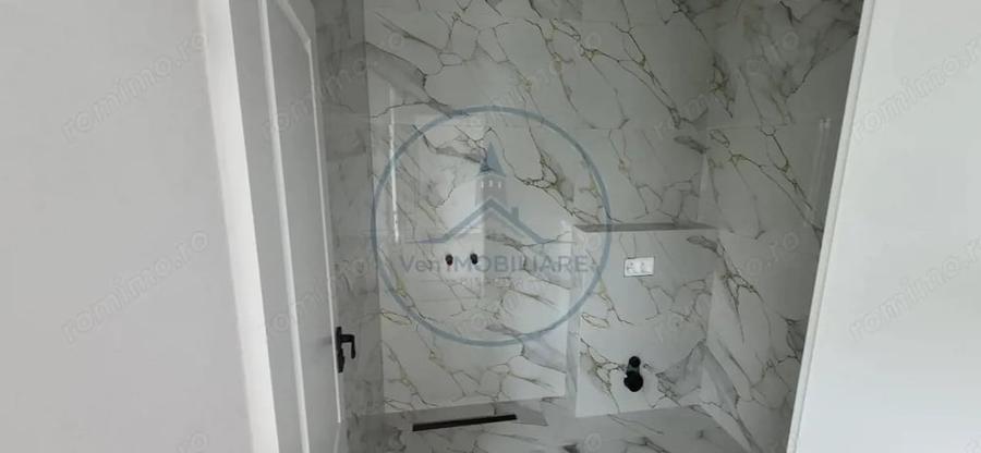 Casă cu 4 camere cu Teren 500 Mp în Central