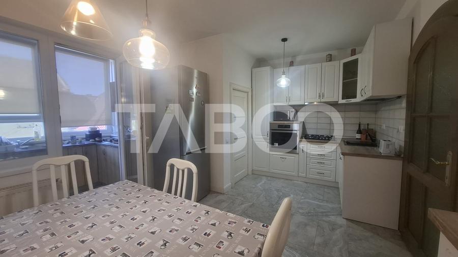 Apartament 4 camere 155 mp 2 balcoane garaj inchis Central Sibiu - 7