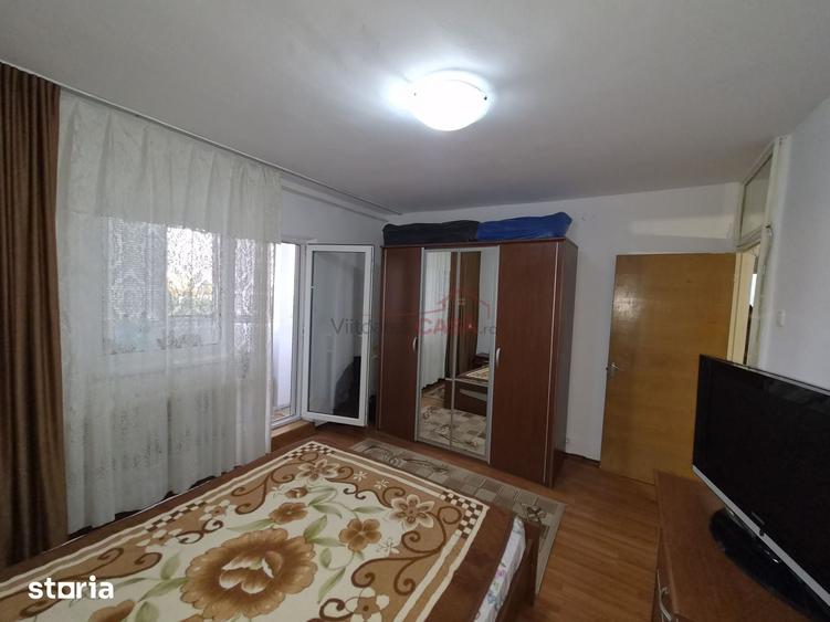 Apartament cu 3 camere în Tei