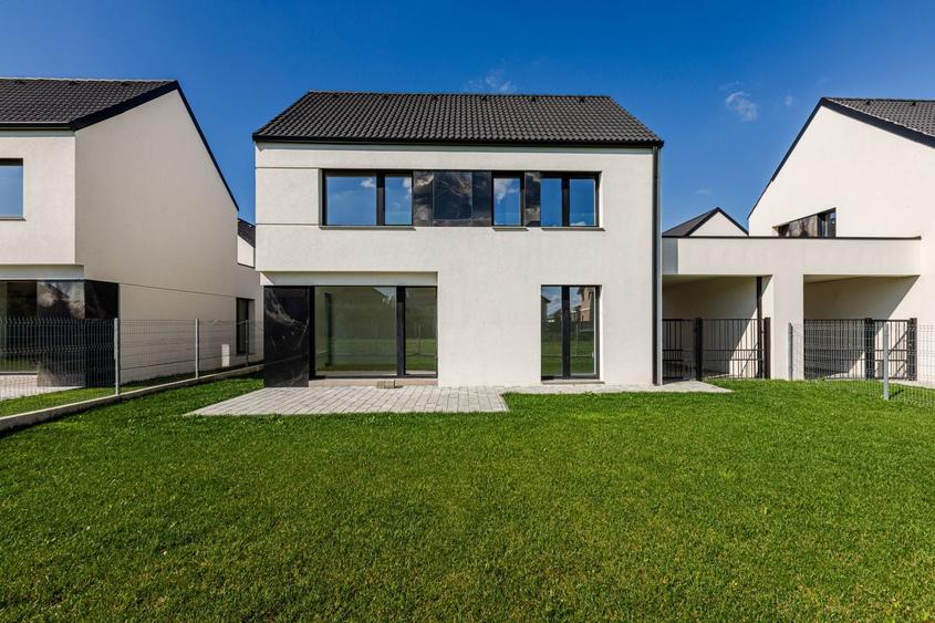 Duplex cu 4 camere cu Canalizare în Exterior Nord