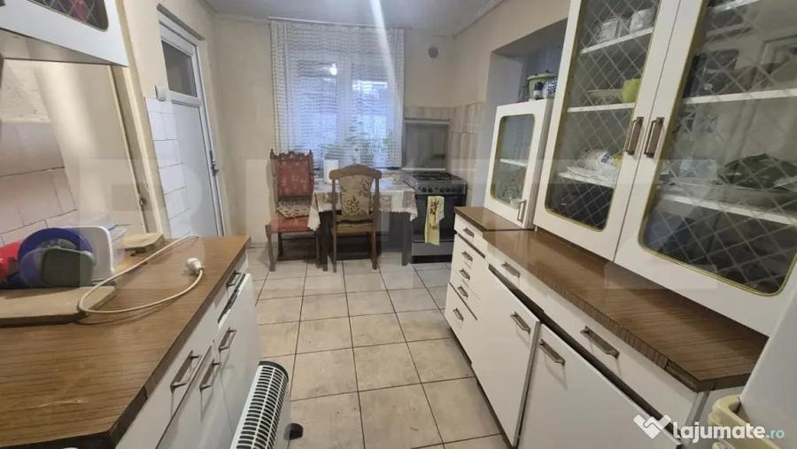 Casă cu 1 camere cu Teren 1306 Mp în Careiului