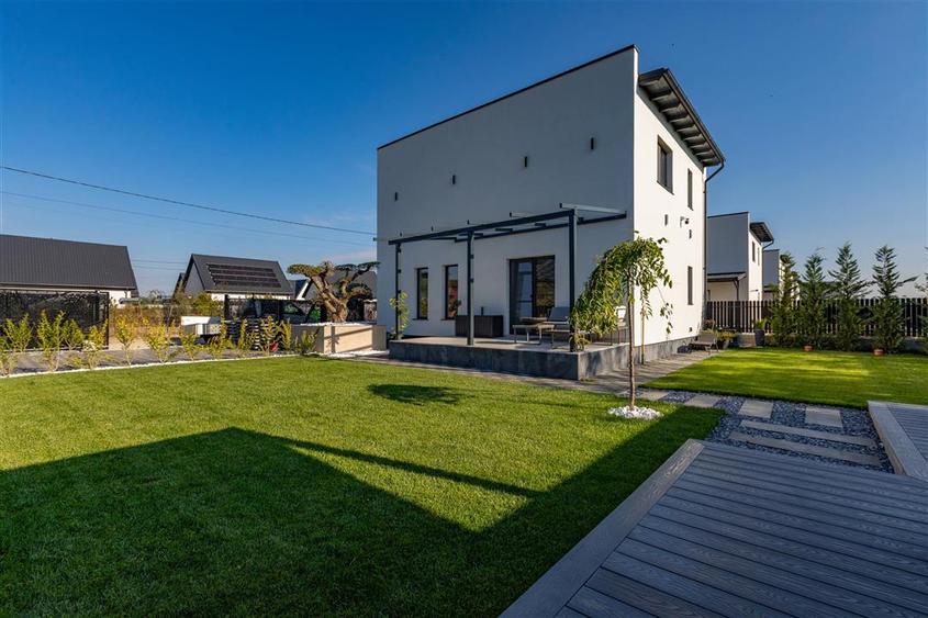 Casă individuală cu 3 camere cu Teren 385 Mp în Central