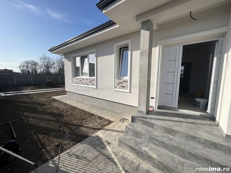 Casă cu 4 camere cu Teren 400 Mp în Central