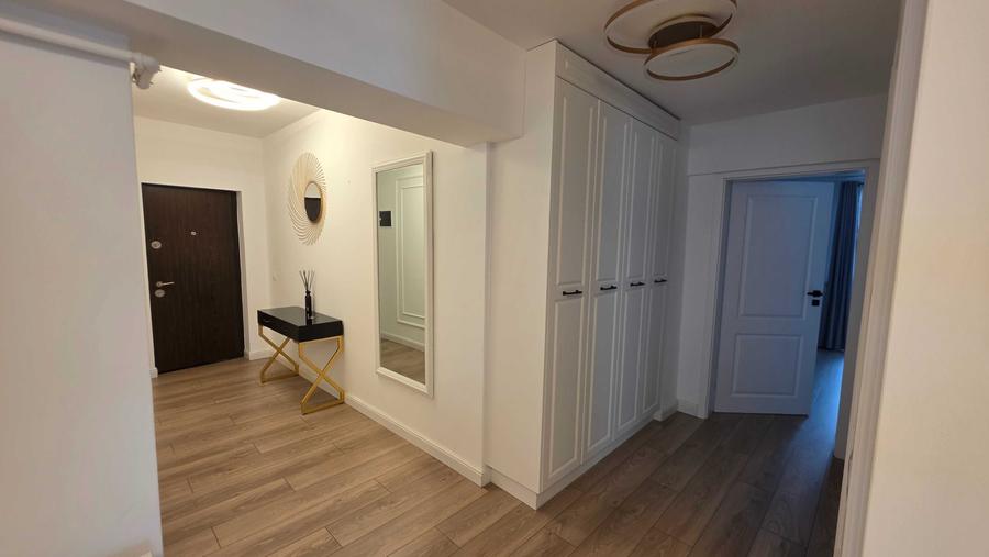 Apartament cu 2 camere semidecomandat în Chinteni
