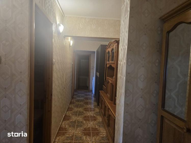 Apartament cu 3 camere decomandat în Coiciu