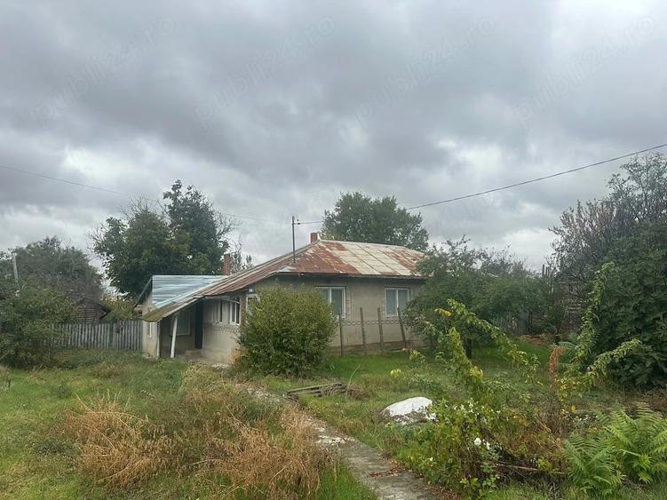 Casă cu Teren 1715 Mp în Jegălia