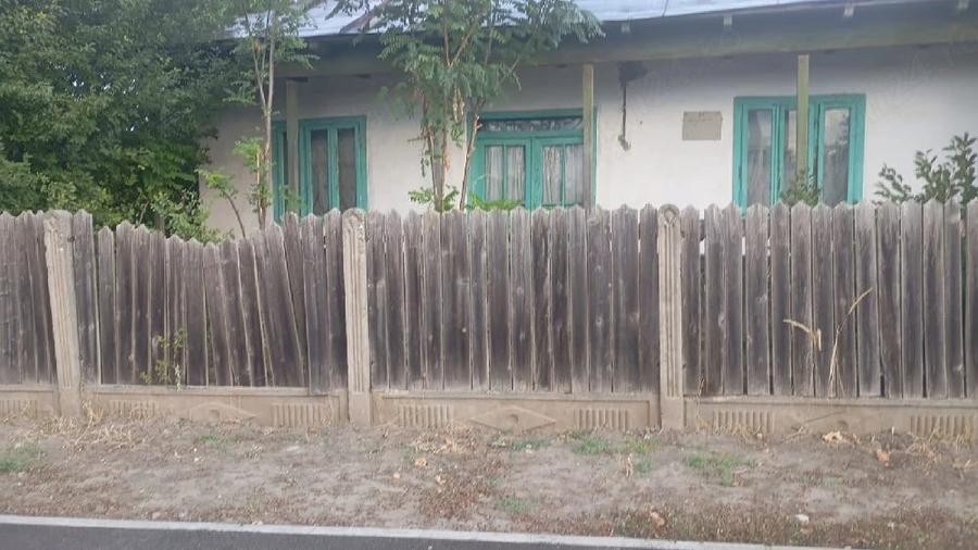 Casă cu Teren 2400 Mp în Surdila-Găiseanca